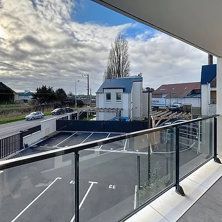 Apartment Proche Avec Balcon Et Parking Prive Cabourg