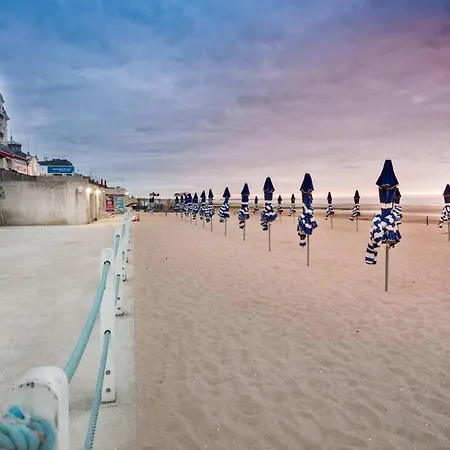 Proche Avec Balcon Et Parking Prive * Cabourg