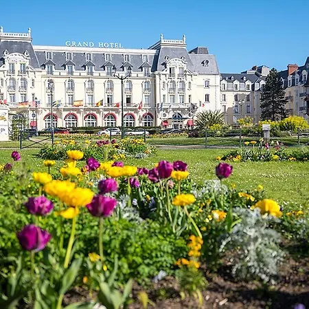 Proche Avec Balcon Et Parking Prive *