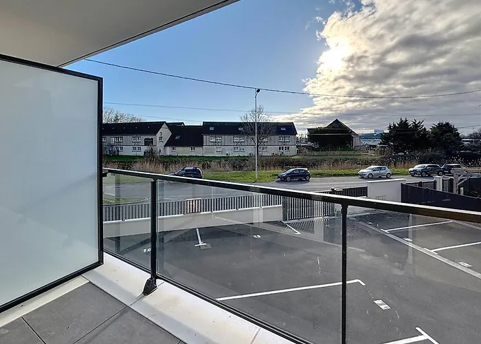 Apartment Proche Avec Balcon Et Parking Prive - Fr-1-465-123