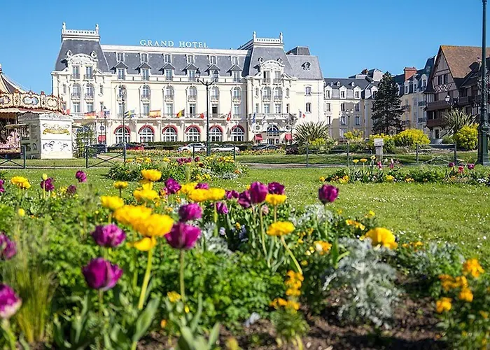 Proche Avec Balcon Et Parking Prive - Fr-1-465-123 *