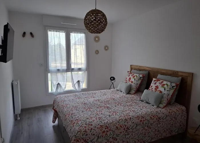 Apartment Proche Avec Balcon Et Parking Prive - Fr-1-465-123